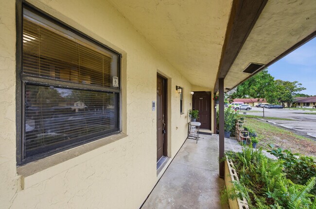 Foto del edificio - 506 Glenwood Dr
