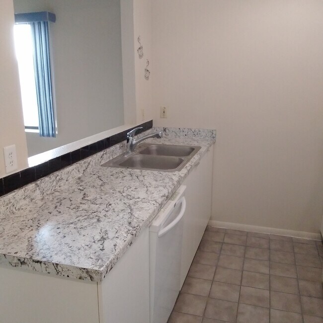 Foto del edificio - 7668 E 22nd St