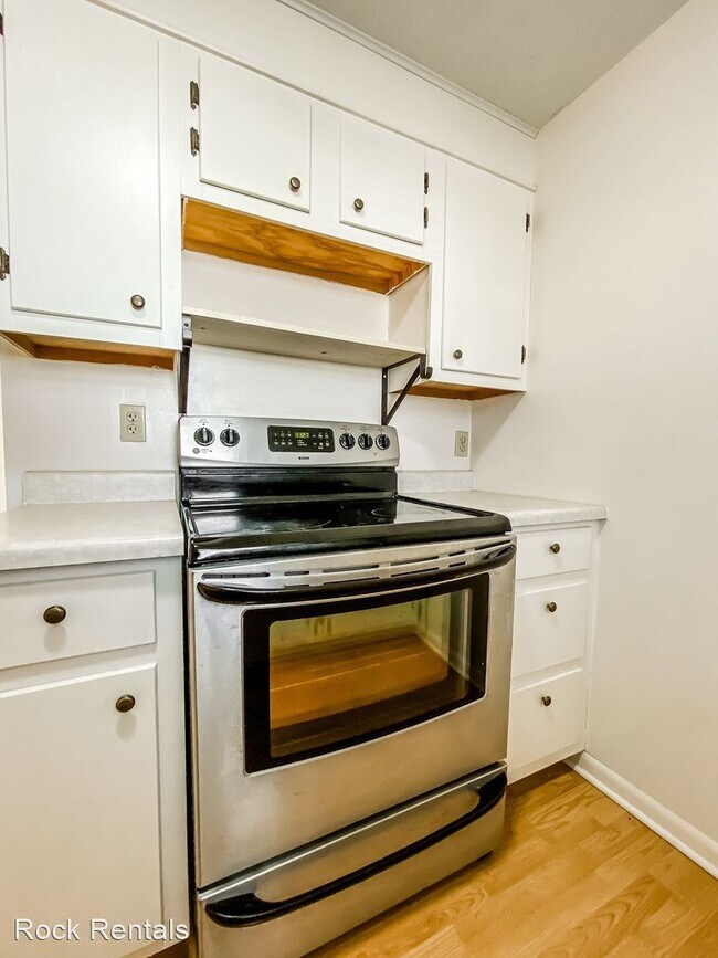 Building Photo - 2 br, 1 bath House - 711 N Madison St