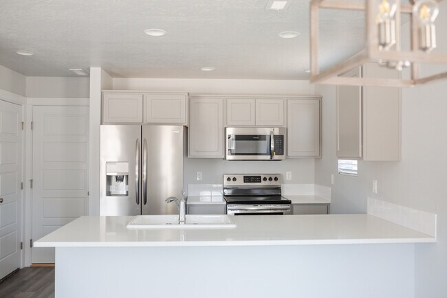 Building Photo - Townhomes at Jericho