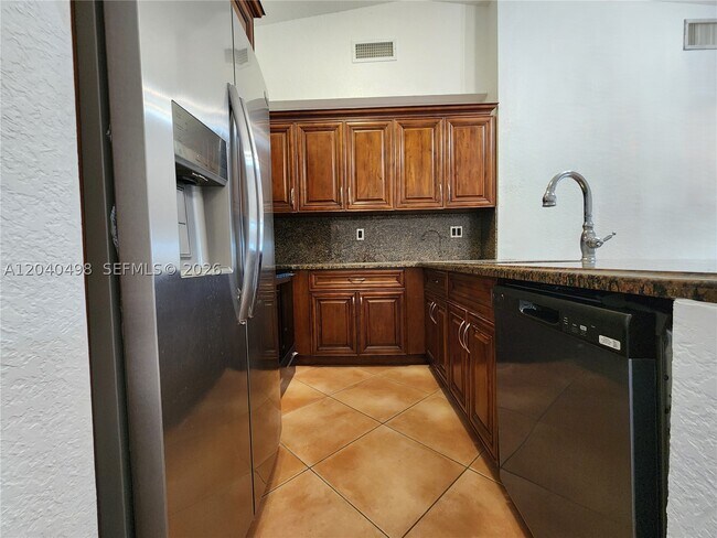 Foto del edificio - 13412 SW 17th Terrace Cir S