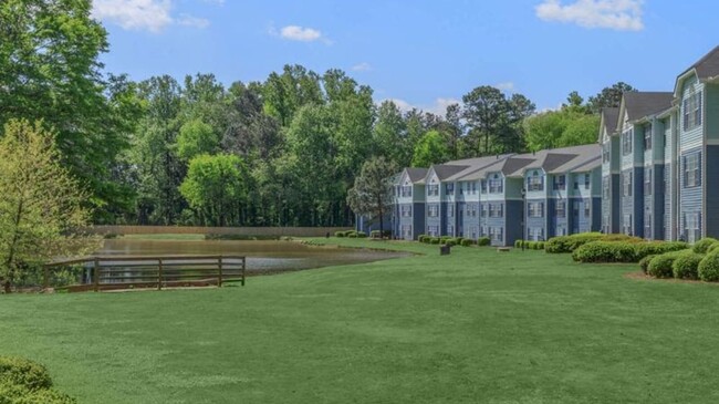 Building Photo - 880 S Cobb Dr SE