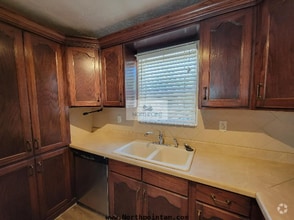 Building Photo - 224 Thelka