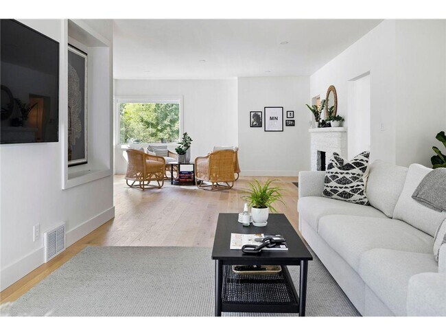 Foto del edificio - 3810 W 46th St