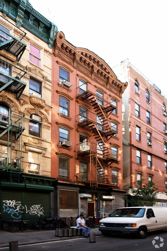 Primary Photo - 134 Eldridge St