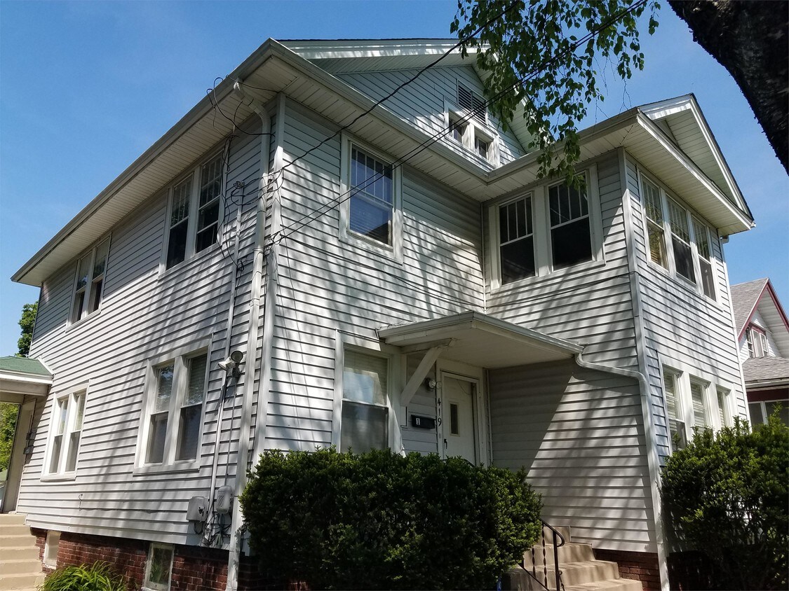 Foto principal - 419 Shaw St