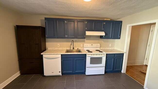 Cocina - 503 E Potomac St