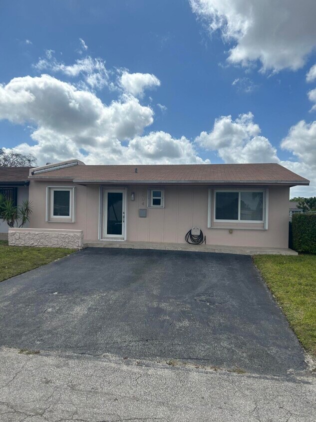 2004 SW 131st Pl, Miami, FL 33175 House Rental in Miami, FL