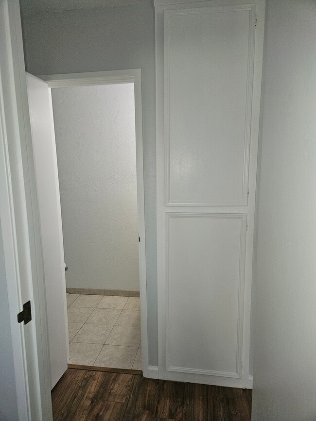 Building Photo - 2809 Los Felices Cir E