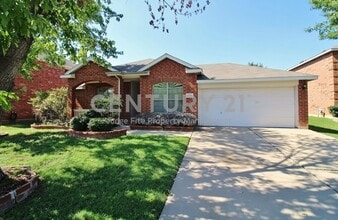 Building Photo - 2816 Park Springs Dr