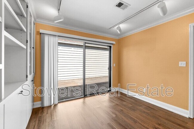 Foto del edificio - 1825 N Forest Hill Pl