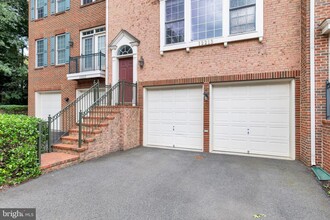 Building Photo - 12213 Silver Cypress Terrace