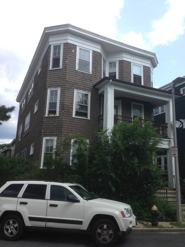 Primary Photo - 15 Bardwell St