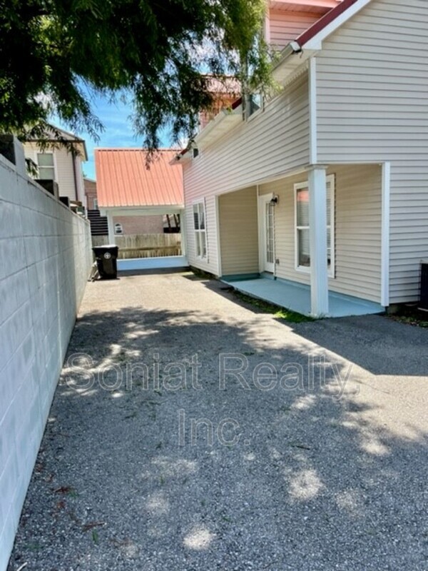 Primary Photo - 6275 Milne Blvd