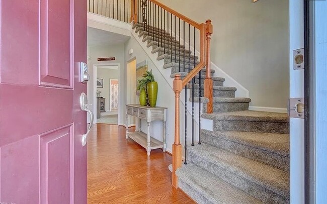 Building Photo - 561 Graphite Trl