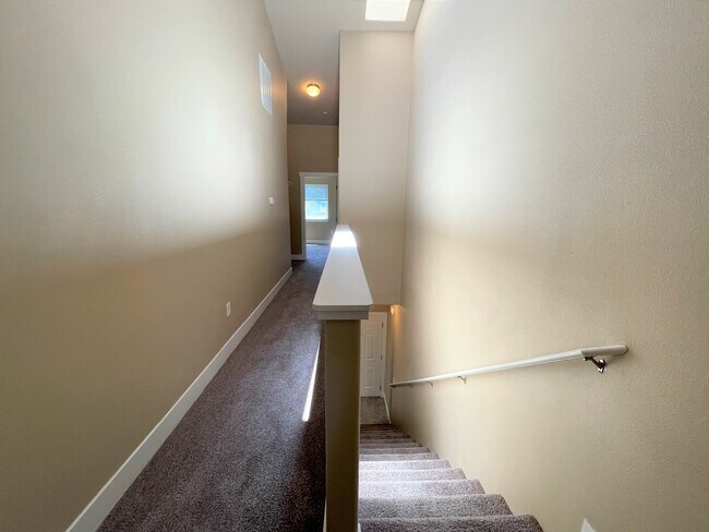 Building Photo - 16650 N Profit Cir