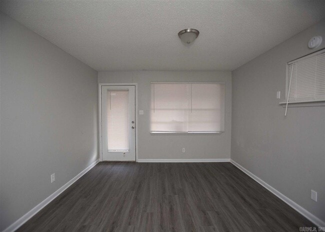 Building Photo - 516 Libby Ln