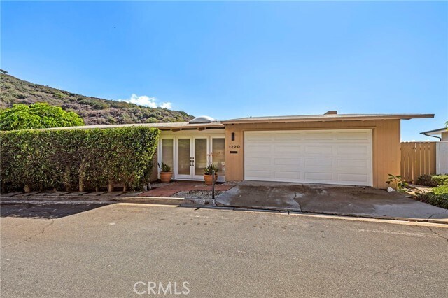 Building Photo - 1220 Anacapa Way