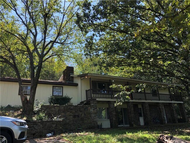 Foto del edificio - 2409 E Zion Rd