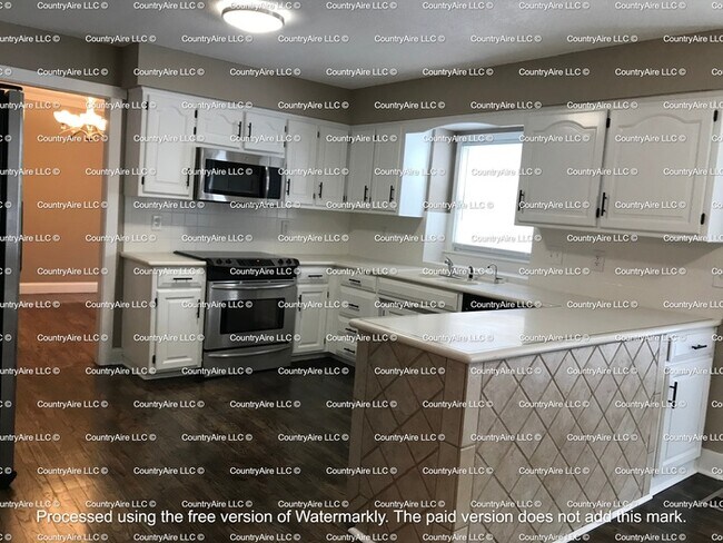 Building Photo - Lenexa House