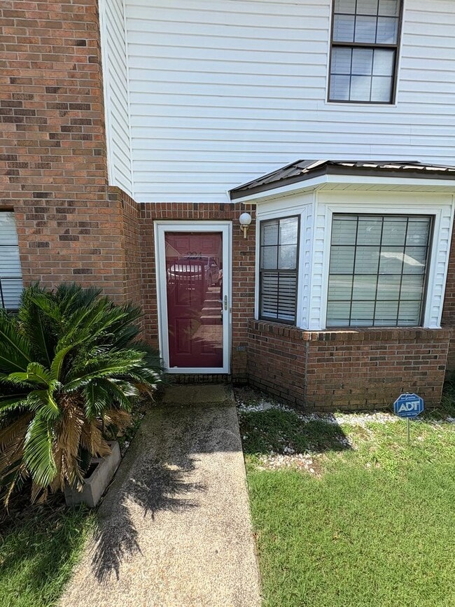 Building Photo - Daleville!