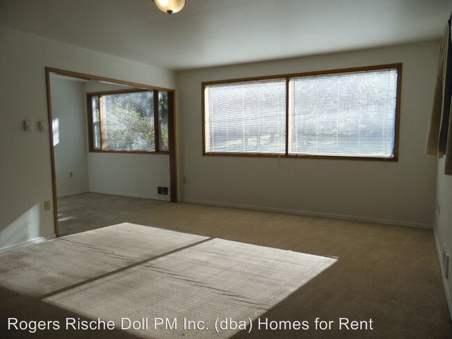 Building Photo - 2371 Libbey Rd