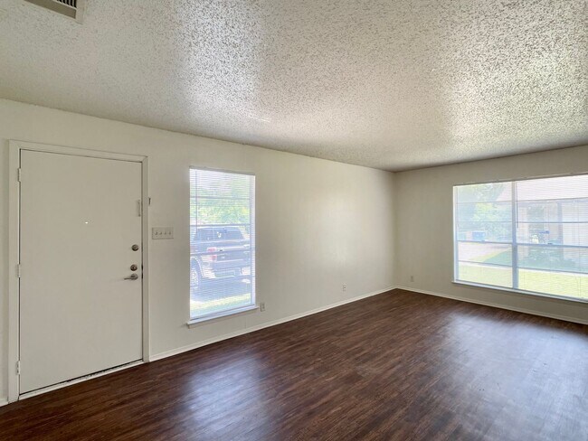 Foto del edificio - Upgraded 2/1 in South Austin