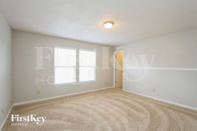 Foto del edificio - 10077 Pine Grove Way