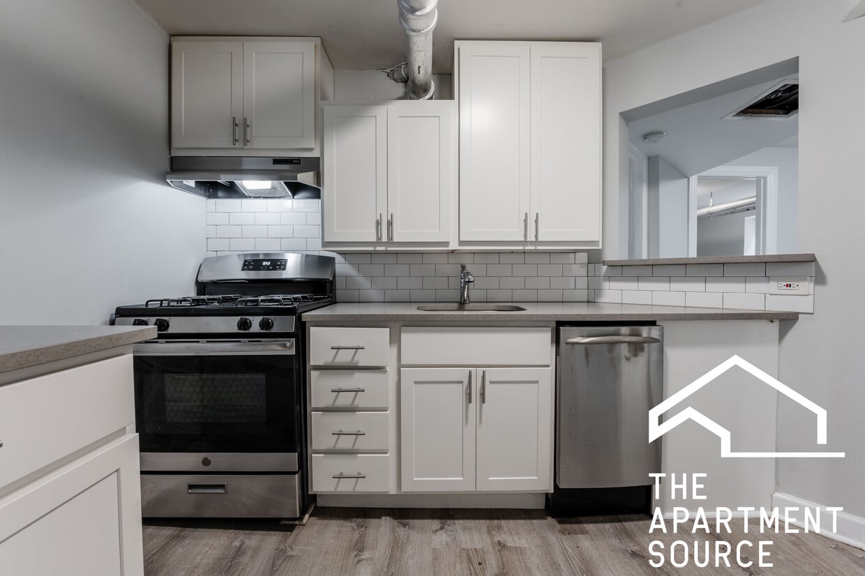 Primary Photo - 5043 N Damen Ave