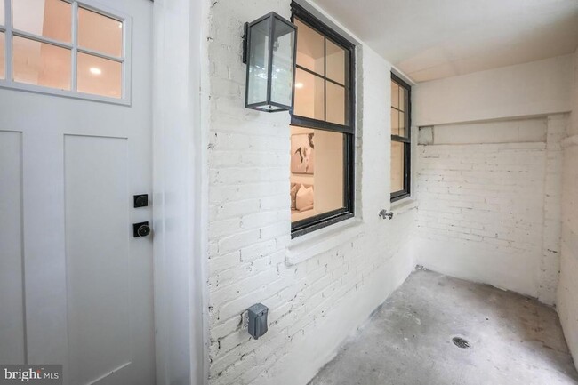 Foto del edificio - 812 6th St NE