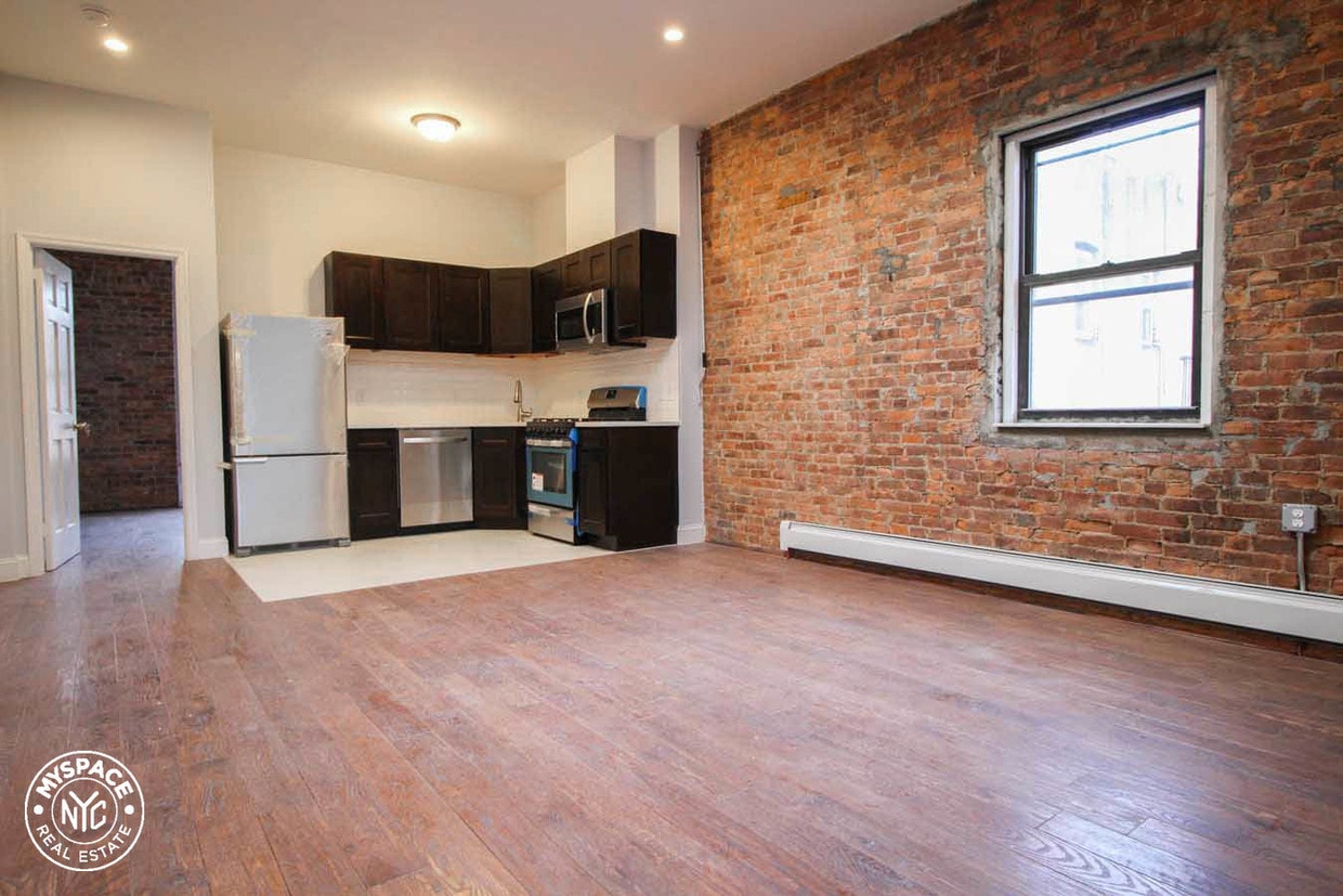 Primary Photo - 500 Chauncey St