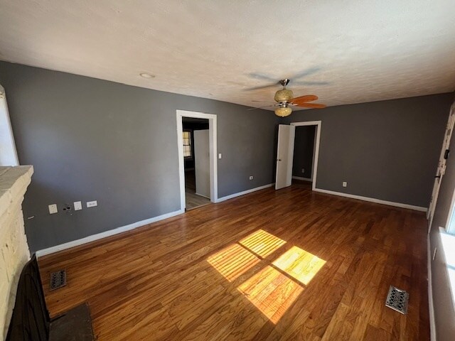 Foto del edificio - 201 Connelly St