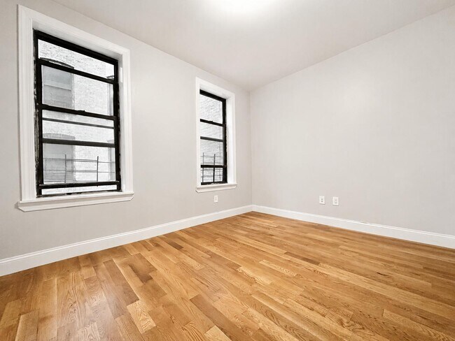 Foto del edificio - 65 Fort Washington Ave