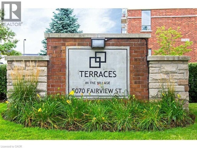 Building Photo - 5070 Fairview St