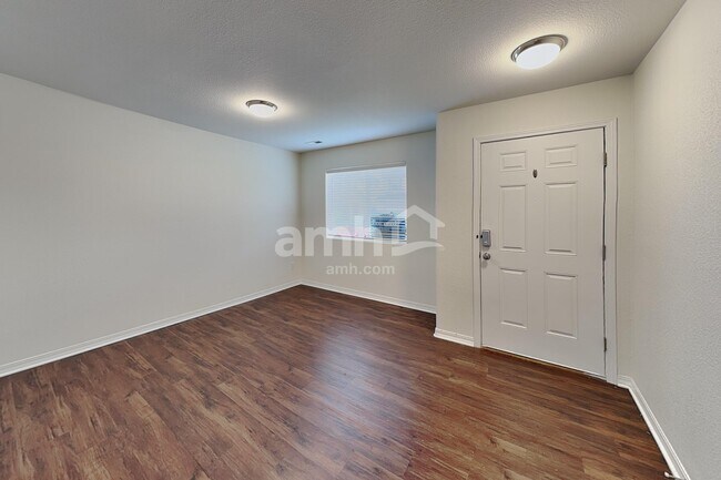 Foto del edificio - 5778 Badenoch Terrace