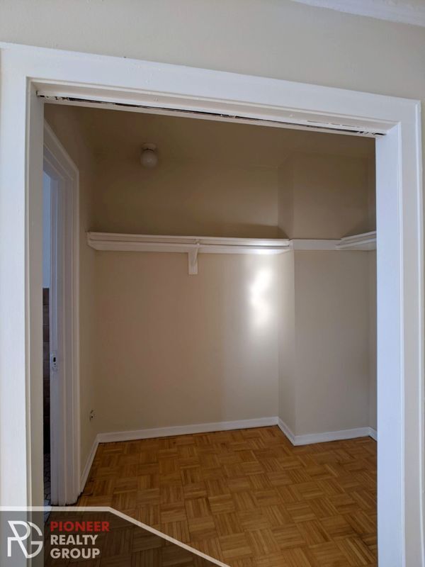 Foto del edificio - 739 W Belmont Ave