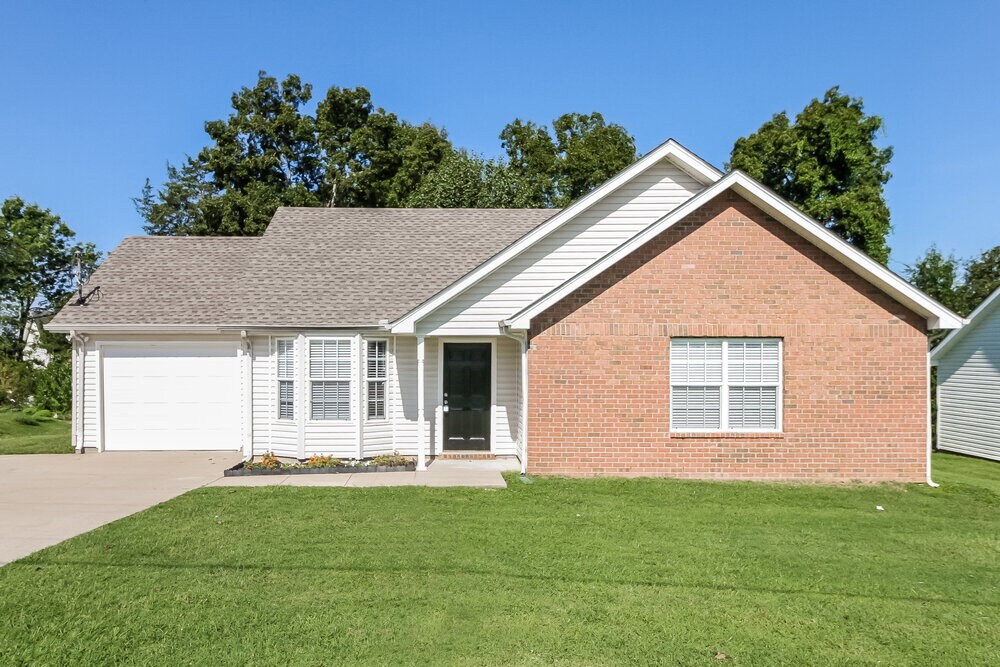 Foto principal - 1318 Lyndsey Ridge Dr