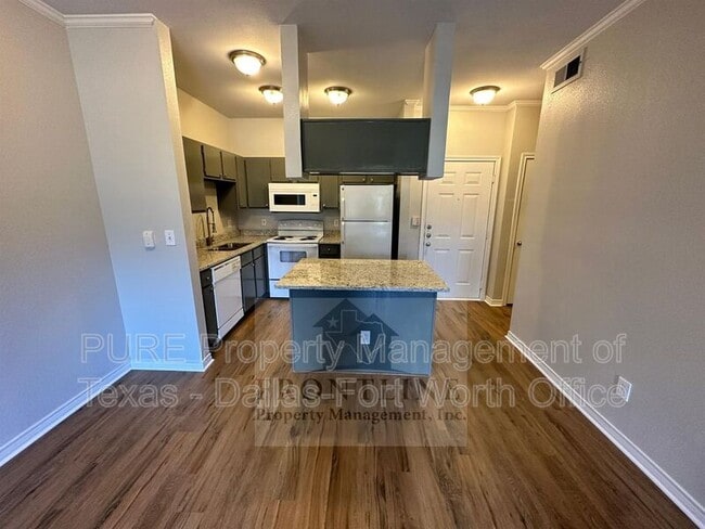 Foto del edificio - 1655 Ascension Bluff Dr