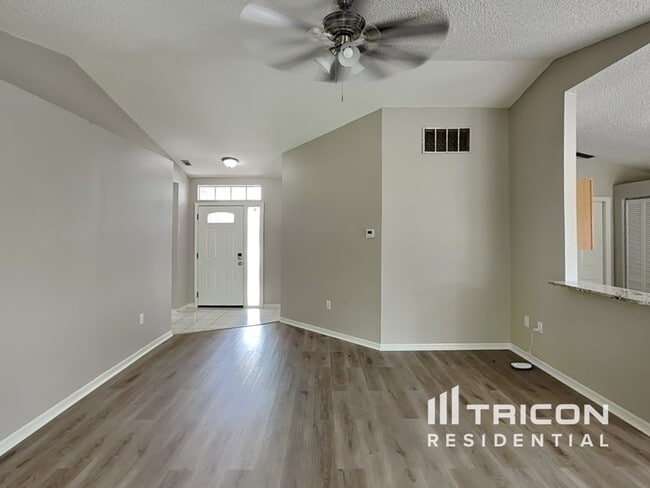 Building Photo - 3910 78th Dr E
