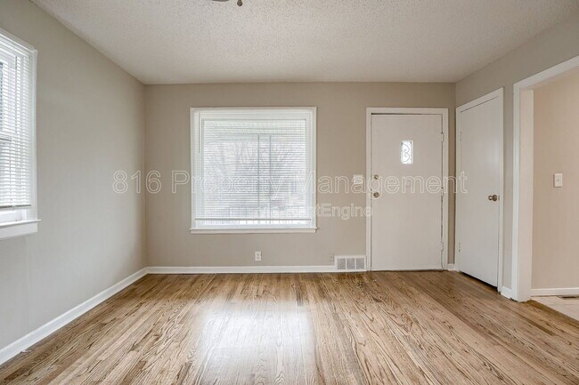 Foto del edificio - 3437 Jackson Ave