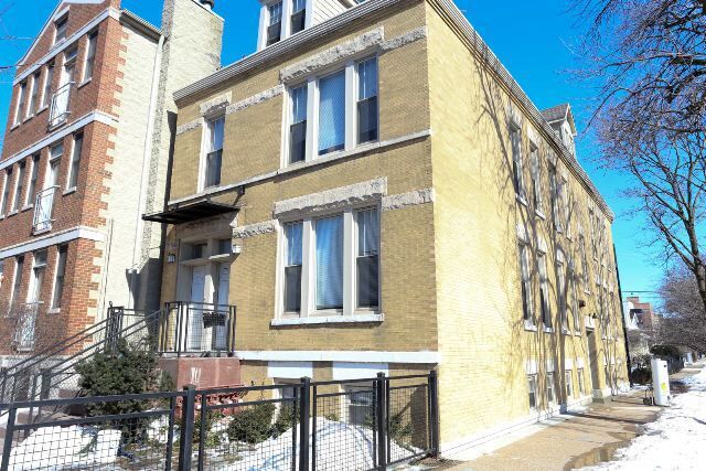 Building Photo - 2835 N Damen Ave