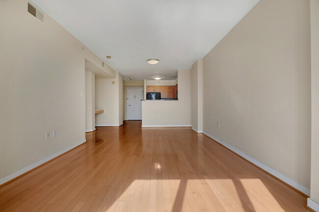 Foto del edificio - 1000 New Jersey Ave SE