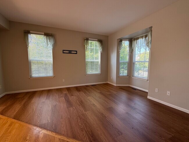 Foto del edificio - 1315 Chestnut Ln