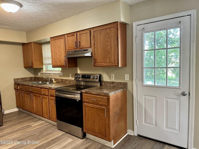 Foto del edificio - 8908 Blue Bell Dr