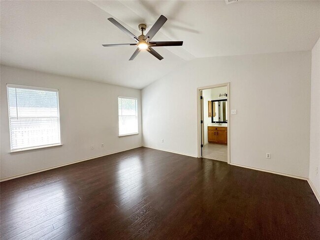 Foto del edificio - 4500 Mather