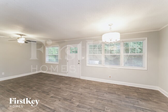 Foto del edificio - 2521 Skyland Dr