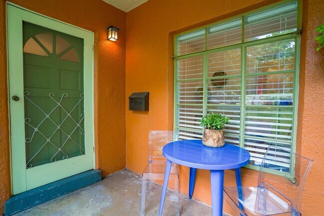 Foto del edificio - 1401 Ashwood Rd