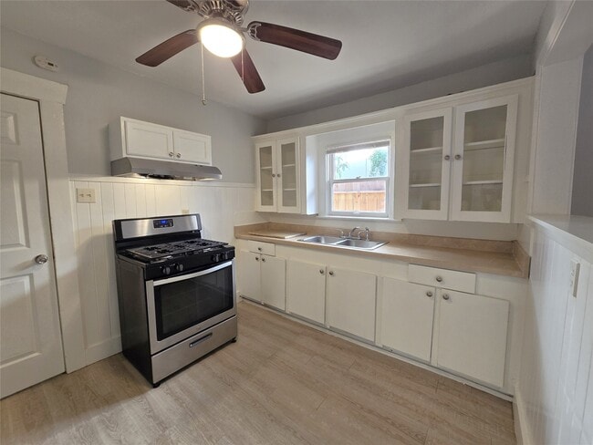 Foto del edificio - 2812 St Emanuel St