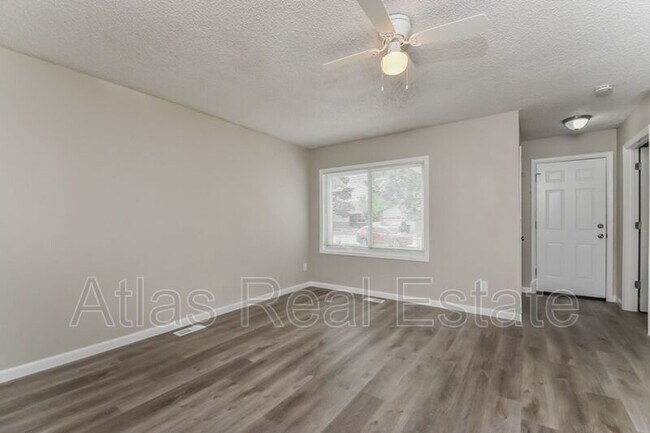 Building Photo - 4306 Moonbeam Dr