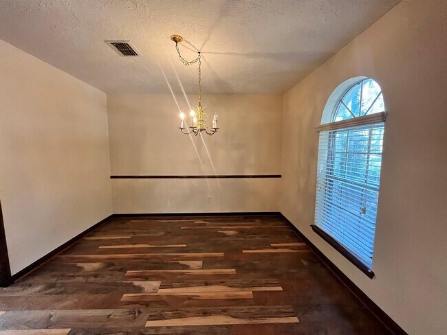 Foto del edificio - 15111 Gladebrook Dr